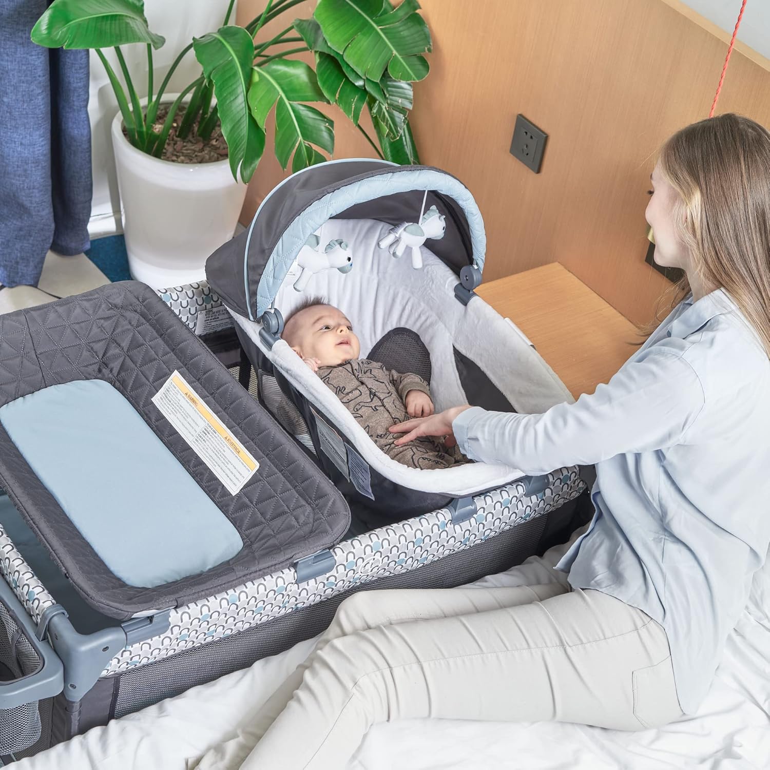 QUTANIX 5 in 1 Multifunctional Pack and Play with Bassinets