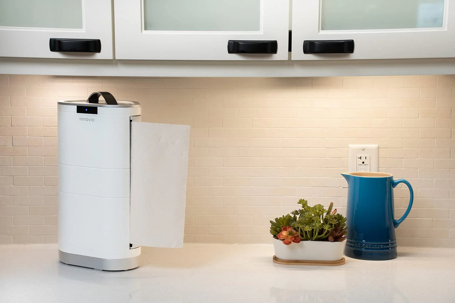 Innovia Countertop Touchless Paper Towel Dispenser in White
