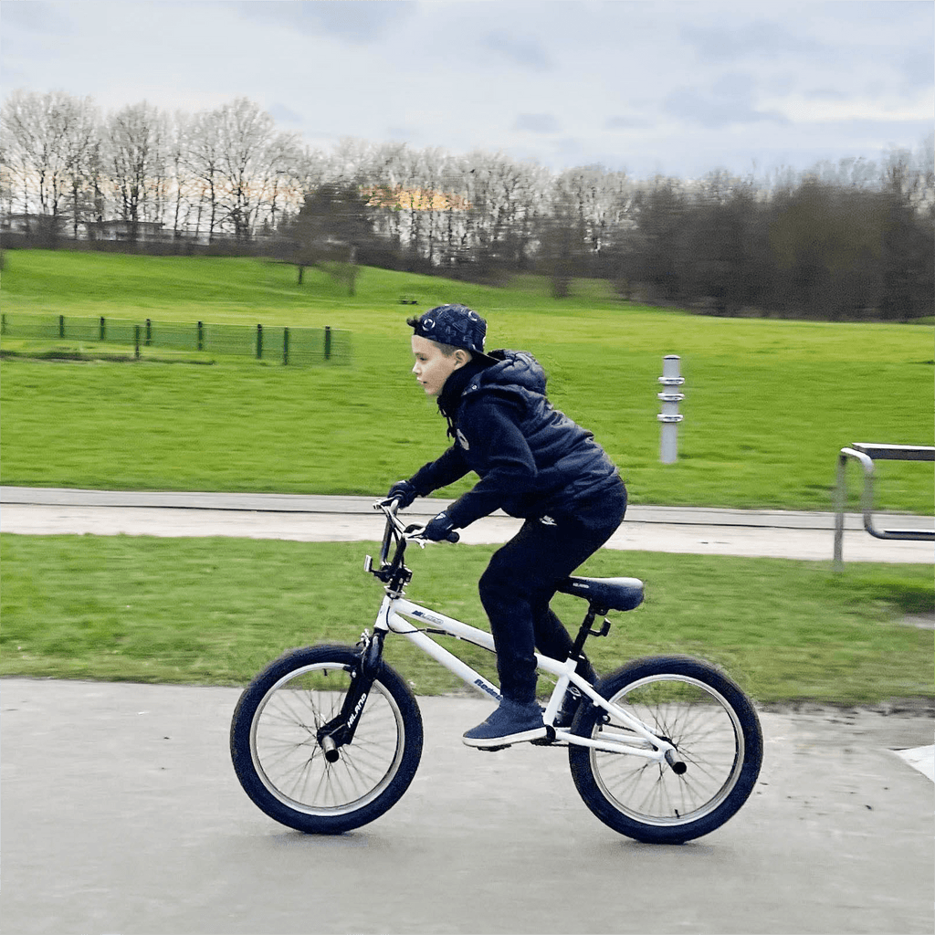 Hiland 20′′ BMX Freestyle Kids Bike, Hi-Ten Steel Frame, 360° Rotor, U-Brake, White