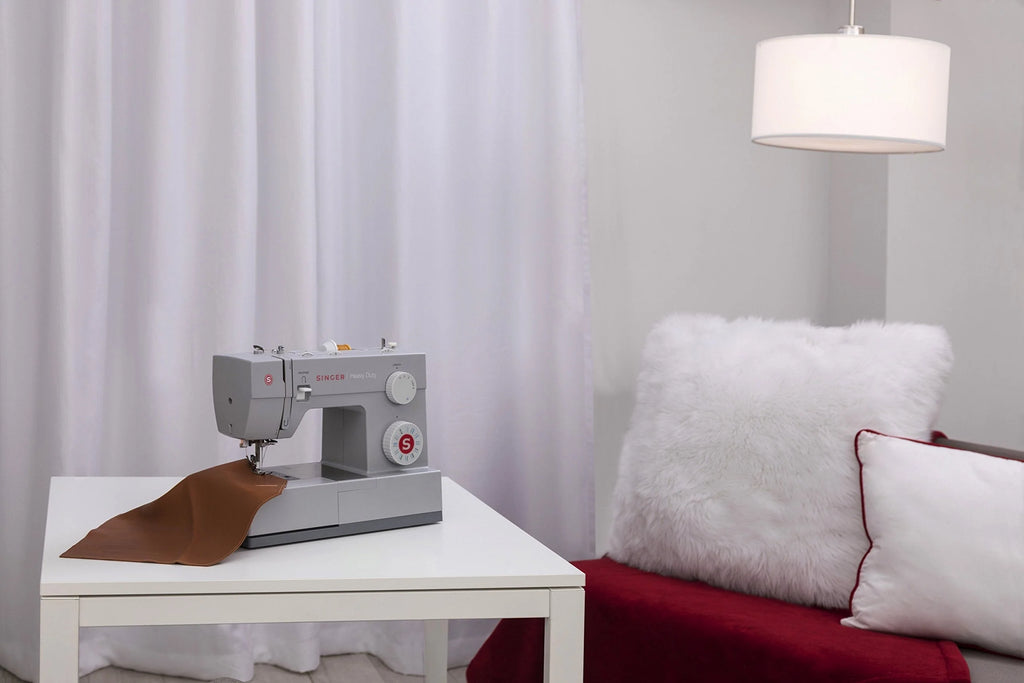 Heavy-Duty SINGER 4423 Sewing Machine