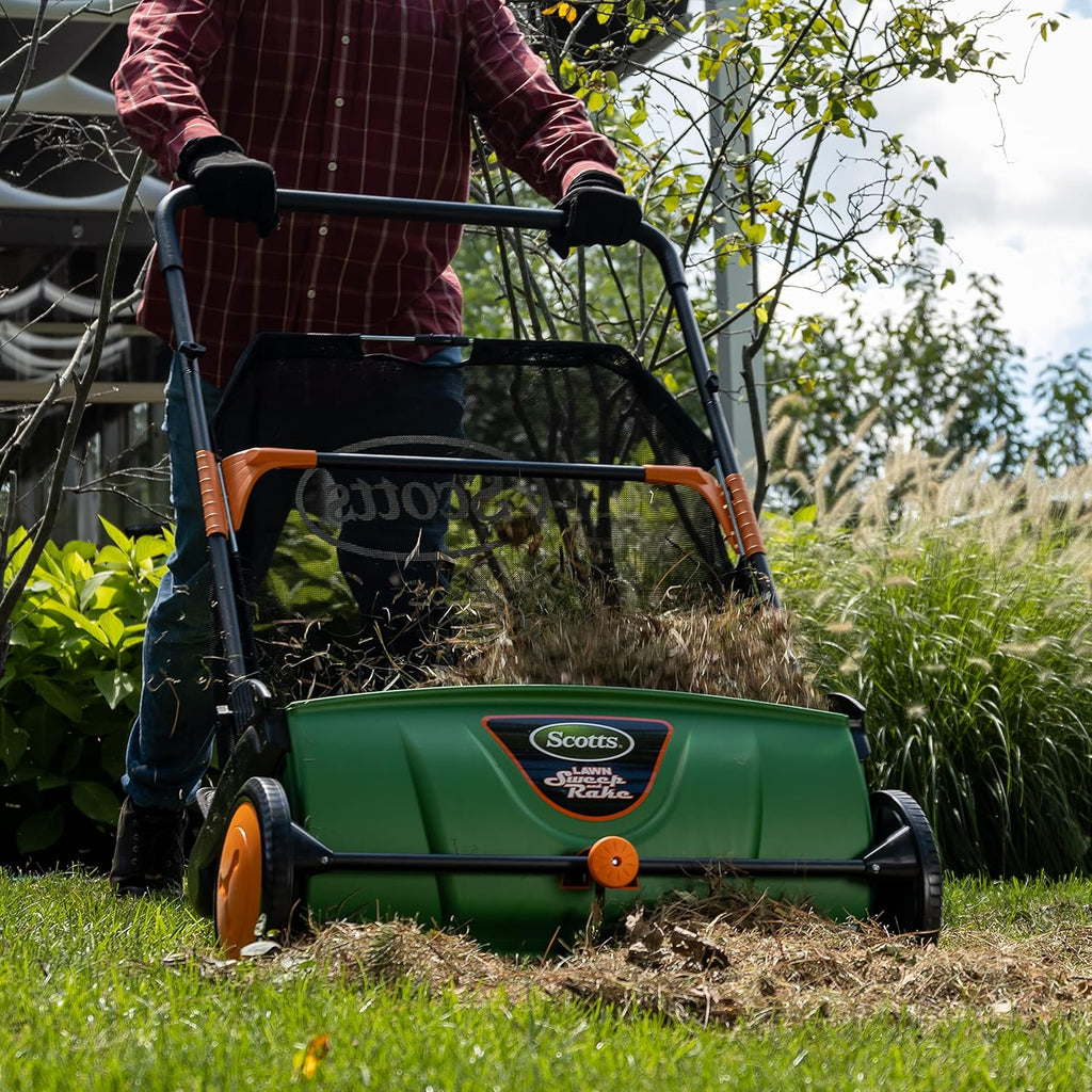 Push-type lawn sweeper, with a sweeping width of 26 inches and a dust collection bag capacity of 3.6 gallons.